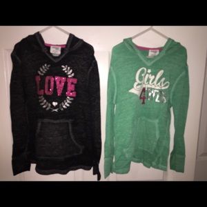 Girls pullovers